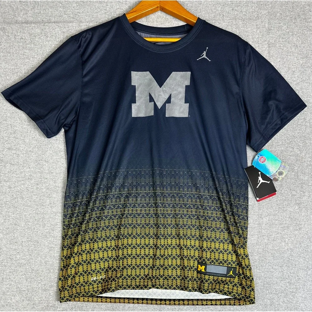 NWT Nike Tee Michigan Wolverines Mens L Navy Jordan Jumpman Dri-FIT Athletic Cut